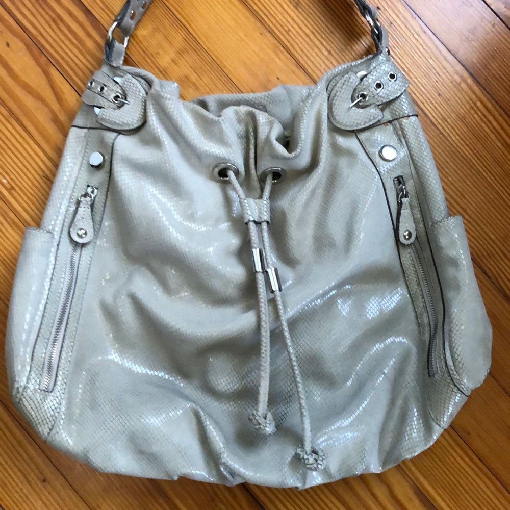 HYPE leather “snake” metallic gray shoulder bag